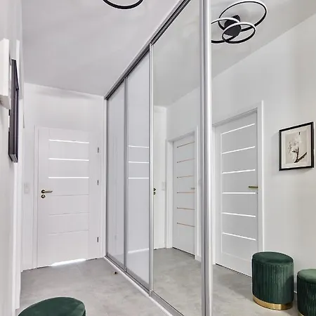 Zoli Stork - Hubnera 1 * Warsaw
