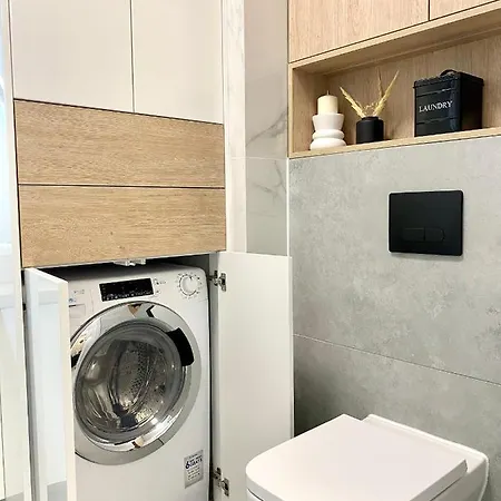 Zoli Stork - Hubnera 1 * Warschau